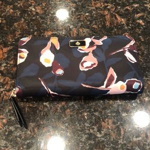 Kate Spade zippered wallet